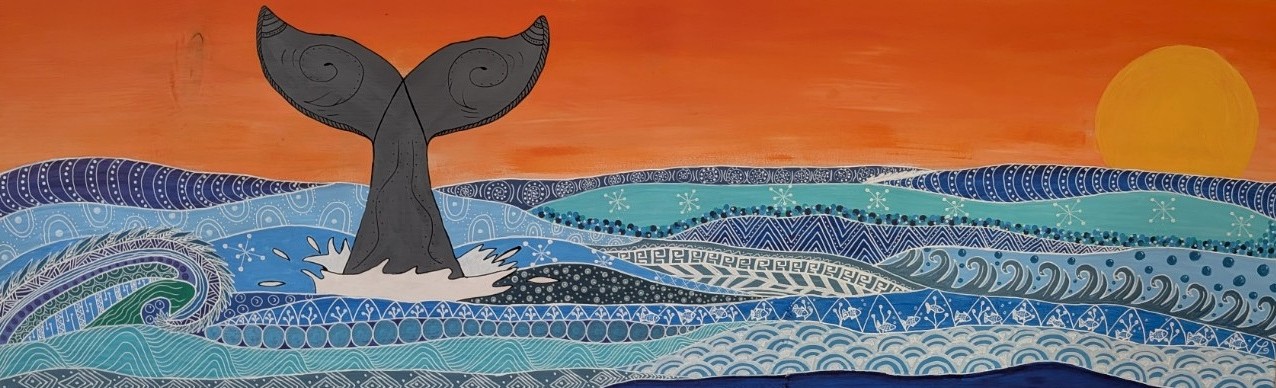 Symphonie, tableau d’une queue de baleine parmi des vagues bleues sous un ciel orangé